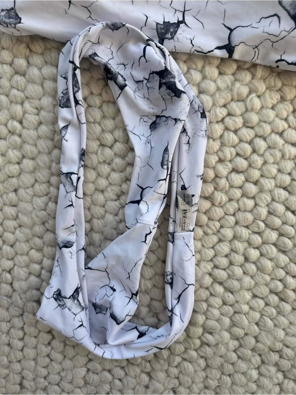 Zaful White Marble Print Bandeau Bikini Set - Picture 3 of 3